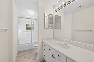 5430 Eagles Point Cir, Sarasota, FL 34231 - Photo 22