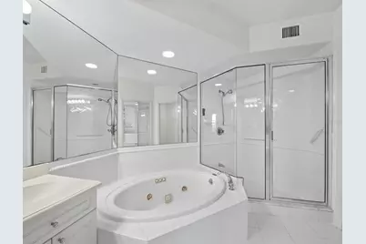 5430 Eagles Point Circle #105, Sarasota, FL 34231 - Photo 20