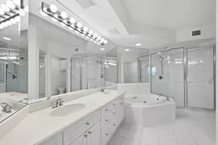 5430 Eagles Point Cir, Sarasota, FL 34231 - Photo 18