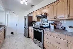 5011 Mangrove Point Rd, Bradenton, FL 34210 - Photo 6