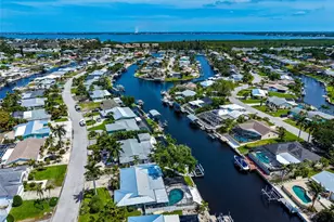 5011 Mangrove Point Rd, Bradenton, FL 34210 - Photo 46
