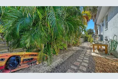 421 Island Circle, Sarasota, FL 34242 - Photo 48