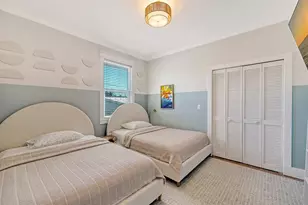 421 Island Cir, Sarasota, FL 34242 - Photo 28