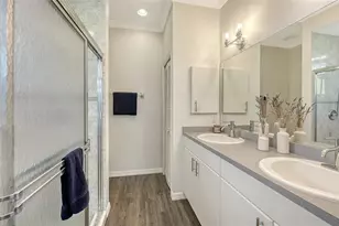 421 Island Cir, Sarasota, FL 34242 - Photo 24