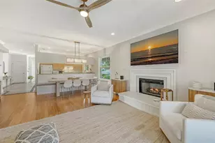 421 Island Cir, Sarasota, FL 34242 - Photo 12