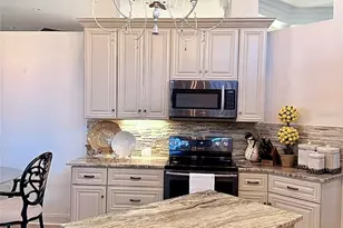 405 Wellington Ct, Venice, FL 34292 - Photo 10