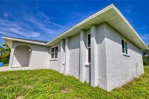 66 Oakland Hills Ct, Rotonda West, FL 33947 - Photo 6