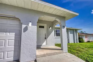 66 Oakland Hills Ct, Rotonda West, FL 33947 - Photo 4