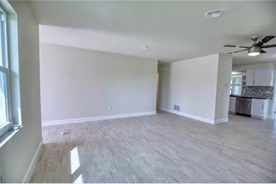 66 Oakland Hills Ct, Rotonda West, FL 33947 - Photo 8