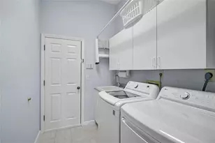 479 Catalina Isles Cir, Venice, FL 34292 - Photo 16