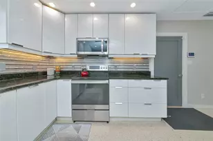 2639 Bougainvillea St, Sarasota, FL 34239 - Photo 14