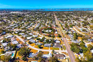 2639 Bougainvillea St, Sarasota, FL 34239 - Photo 4