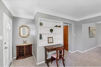 5201 Stevens Drive, Sarasota, FL 34234 - Photo 2