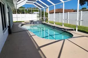 1856 Woodhaven Cir, Sarasota, FL 34232 - Photo 12