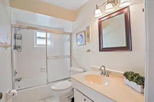 6948 W Country Club Dr N, Sarasota, FL 34243 - Photo 24