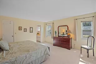 6948 W Country Club Dr N, Sarasota, FL 34243 - Photo 16