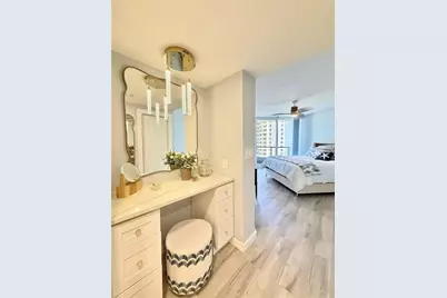 1211 Gulf Of Mexico Drive #403, Longboat Key, FL 34228 - Photo 18