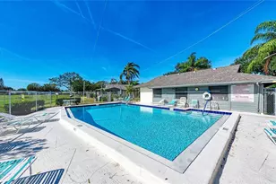 2917 61st St W, Bradenton, FL 34209 - Photo 2