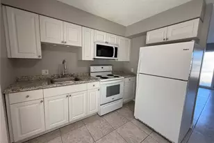 470 Briarwood Rd, Venice, FL 34293 - Photo 6