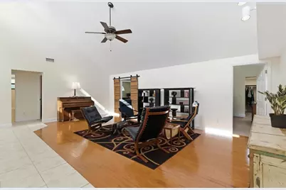 8215 Country Oaks Court, Sarasota, FL 34243 - Photo 8