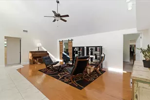 8215 Country Oaks Ct, Sarasota, FL 34243 - Photo 8