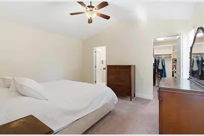 8215 Country Oaks Court, Sarasota, FL 34243 - Photo 18