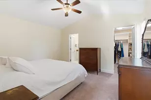 8215 Country Oaks Ct, Sarasota, FL 34243 - Photo 18