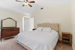 8215 Country Oaks Ct, Sarasota, FL 34243 - Photo 20