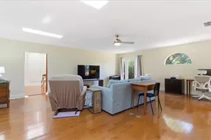 8215 Country Oaks Ct, Sarasota, FL 34243 - Photo 32