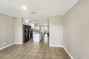 8716 Spruce Hills Ct, Lakewood Ranch, FL 34202 - Photo 6