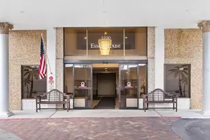 5200 Brittany Dr S, Saint Petersburg, FL 33715 - Photo 2