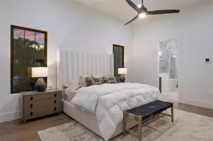 329 Bird Key Dr, Sarasota, FL 34236 - Photo 10