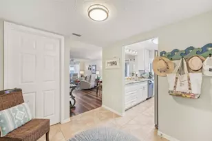 5647 Sheffield Greene Cir, Sarasota, FL 34235 - Photo 6