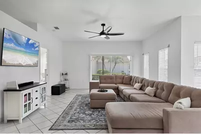 4317 Marcott Circle, Sarasota, FL 34233 - Photo 10