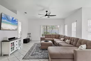 4317 Marcott Cir, Sarasota, FL 34233 - Photo 10