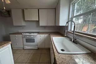 3631 Meyer Pl, Sarasota, FL 34239 - Photo 6
