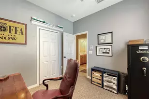 3659 Parkridge Cir, Sarasota, FL 34243 - Photo 22