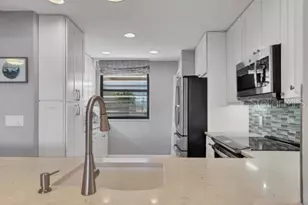 308 Timber Lake Dr, Bradenton, FL 34210 - Photo 8