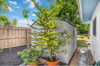 3619 Pembrook Drive, Sarasota, FL 34239 - Photo 32