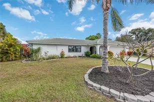 3619 Pembrook Dr, Sarasota, FL 34239 - Photo 4