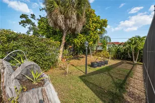 3619 Pembrook Dr, Sarasota, FL 34239 - Photo 38