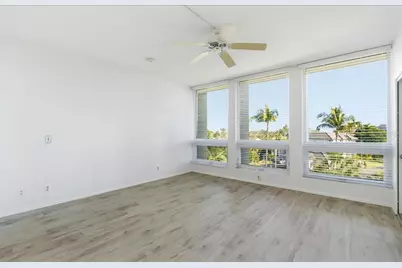 1065 Gulf Of Mexico Drive #305, Longboat Key, FL 34228 - Photo 20