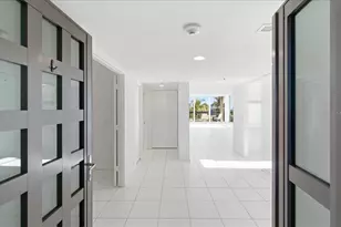 1065 Gulf Of Mexico Dr, Longboat Key, FL 34228 - Photo 12
