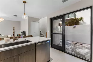 1558 4th St, Sarasota, FL 34236 - Photo 16