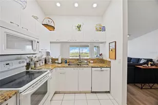 3607 E Bay Dr, Holmes Beach, FL 34217 - Photo 4