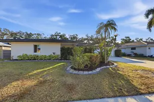 7339 Bounty Dr, Sarasota, FL 34231 - Photo 4