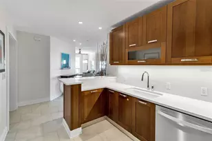 915 Seaside Dr, Sarasota, FL 34242 - Photo 8