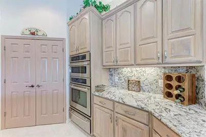 8383 Cypress Hollow Drive, Sarasota, FL 34238 - Photo 18