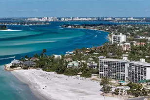 19 Whispering Sands Dr, Sarasota, FL 34242 - Photo 4