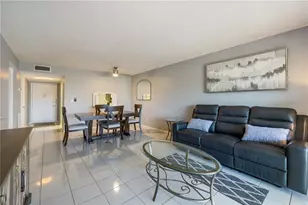 1540 Glen Oaks Dr E, Sarasota, FL 34232 - Photo 12